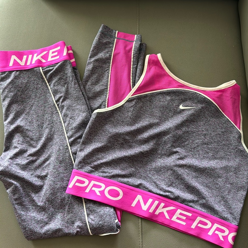 Nike Pro Women’s Set
